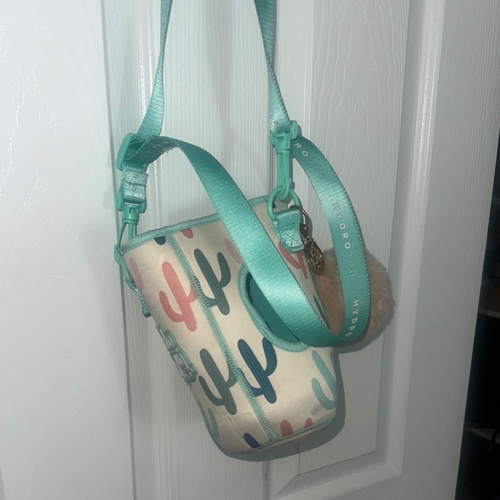 Hydrojug Cactus carrier